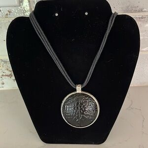 Super Cute Silver and Black Fashion Necklace